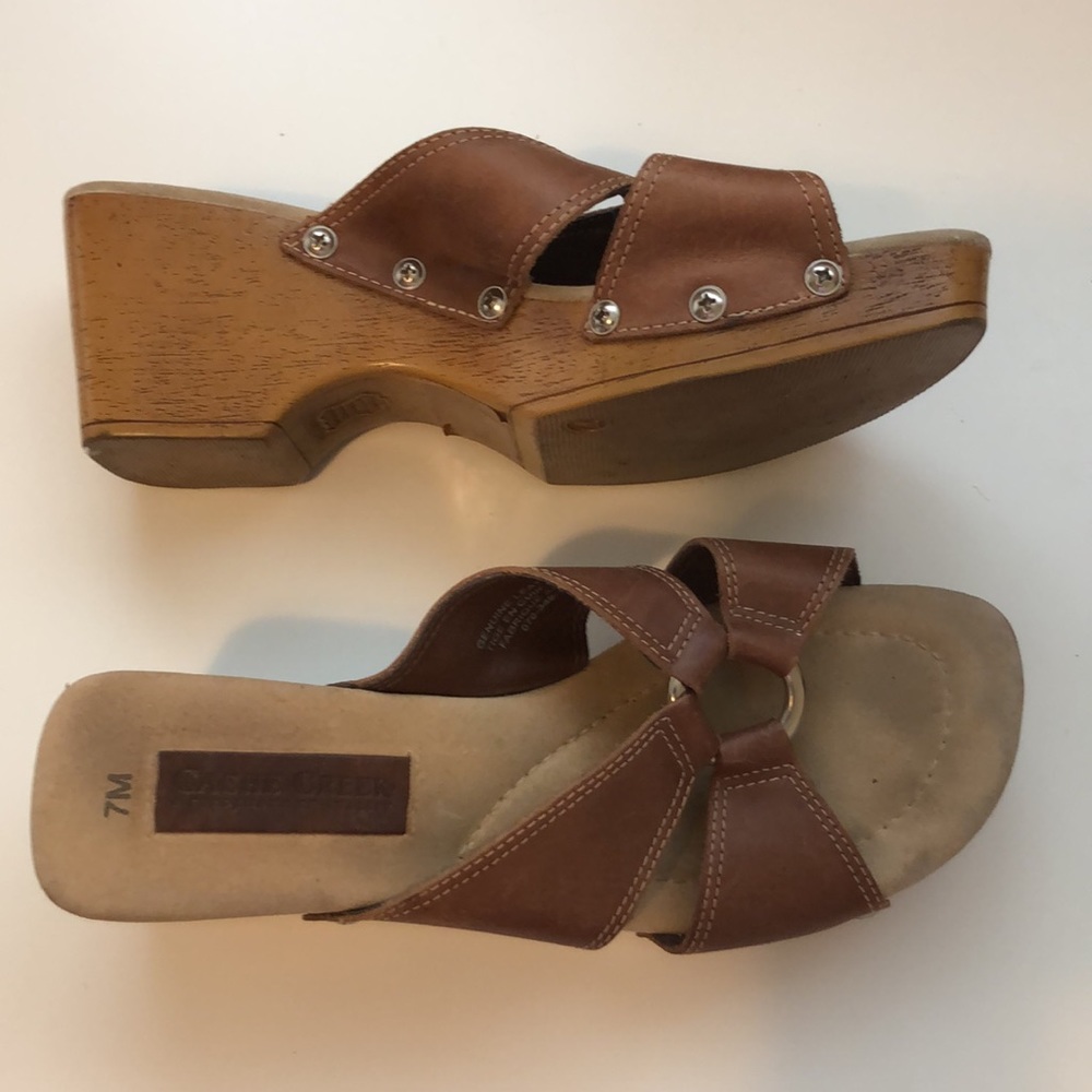 Cache Creek Leather clogs Sandals Size 7M